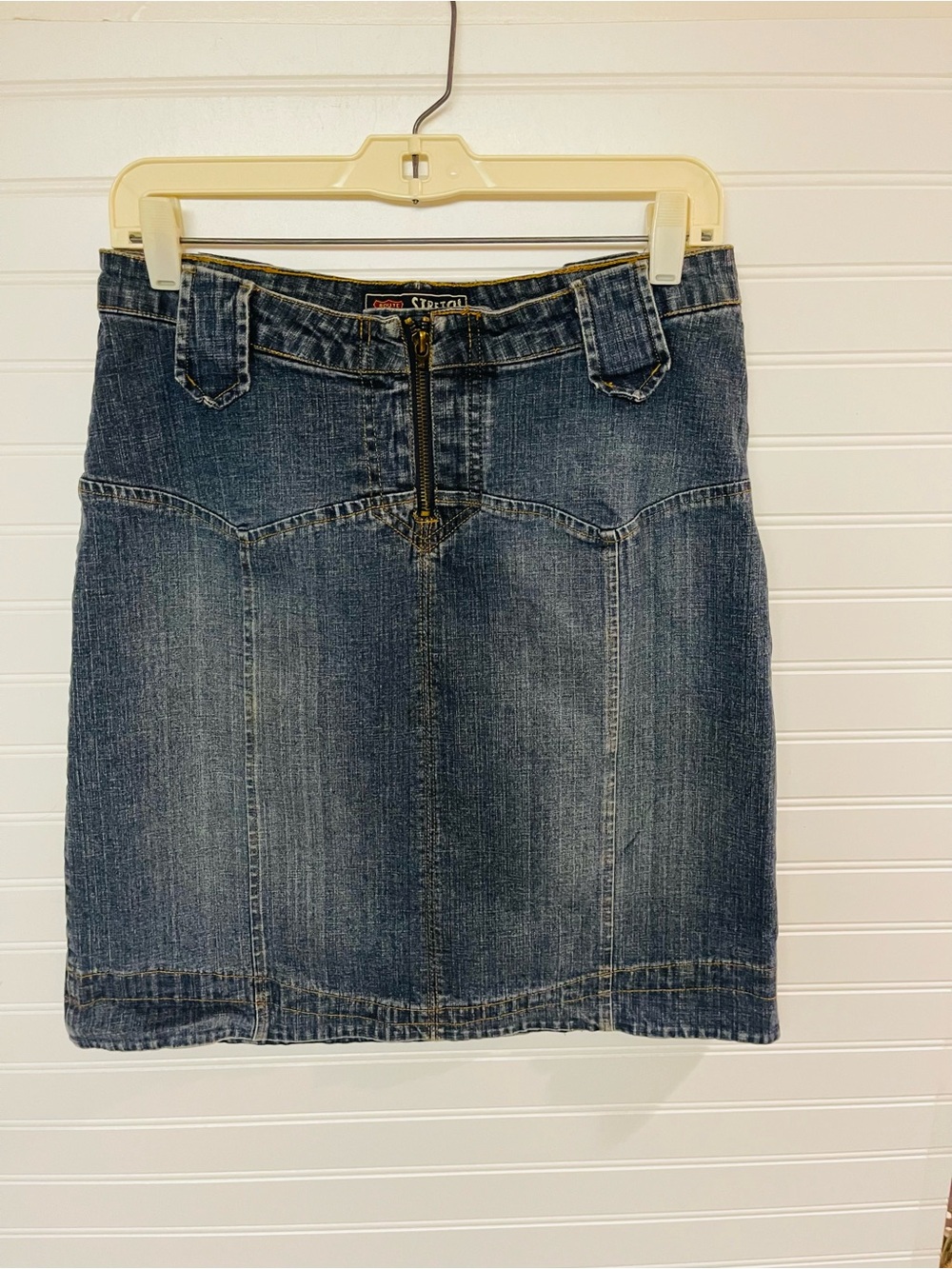 Route 66 Denim Stretch Skirt Sz 8 Front Zipper Front Yoke Actual W30 L20 HemW42